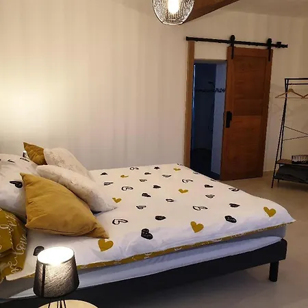 La Clef Des Champs Bed & Breakfast 3*