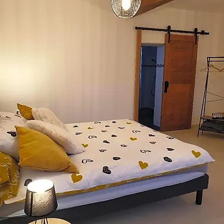 La Clef Des Champs Bed & Breakfast 3*